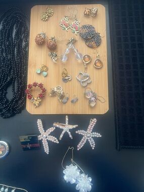 Lot of jewelery